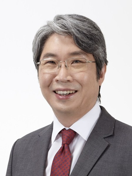 위원장 김석우
